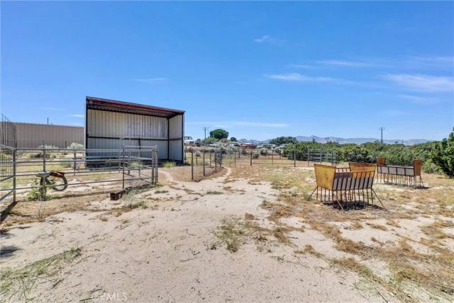 7854 Oak hills Rd, Oak Hills, CA 92344