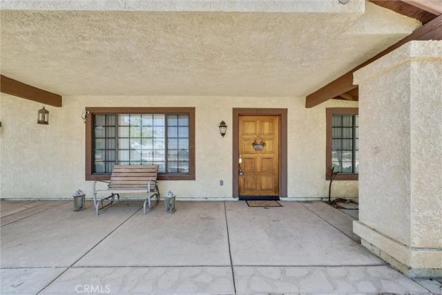 7854 Oak hills Rd, Oak Hills, CA 92344