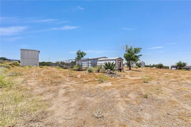7854 Oak hills Rd, Oak Hills, CA 92344