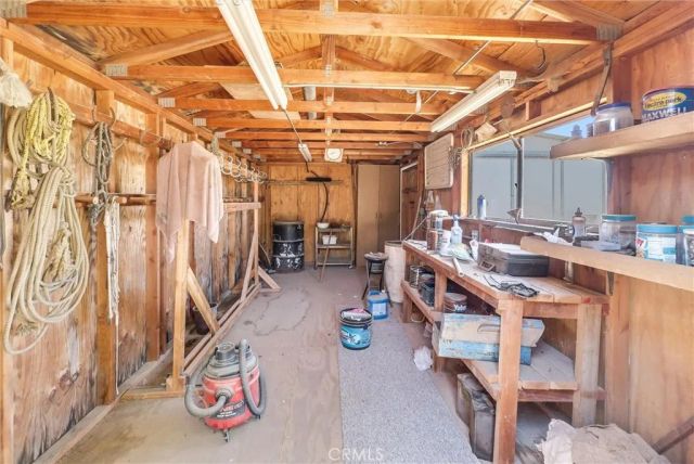 7854 Oak hills Rd, Oak Hills, CA 92344