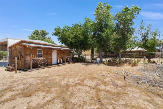 7854 Oak hills Rd, Oak Hills, CA 92344