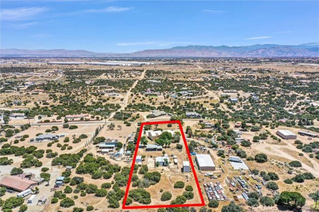 7854 Oak hills Rd, Oak Hills, CA 92344