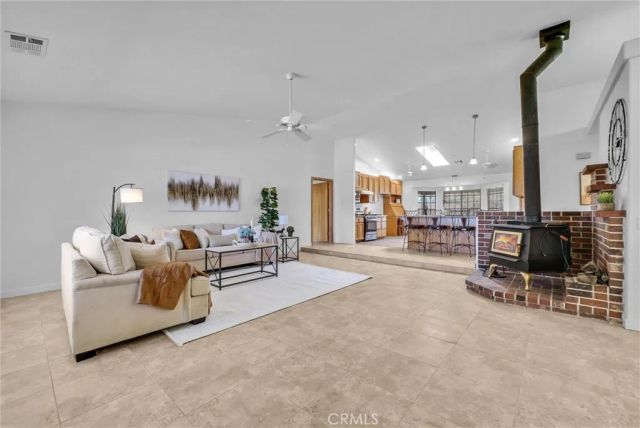 7854 Oak hills Rd, Oak Hills, CA 92344