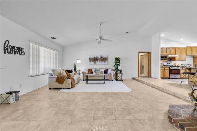 7854 Oak hills Rd, Oak Hills, CA 92344