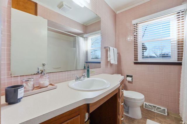 4309 Reed Road, Fort Wayne, IN 46815