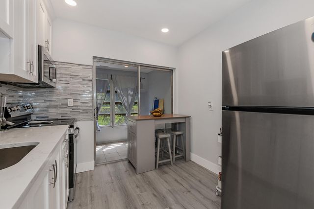 7610 NW 1ST Street 205, Margate, FL 33063