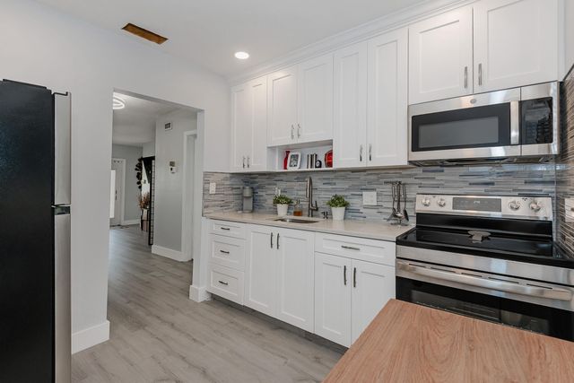 7610 NW 1ST Street 205, Margate, FL 33063