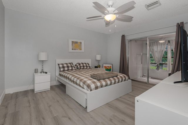 7610 NW 1ST Street 205, Margate, FL 33063