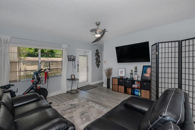 7610 NW 1ST Street 205, Margate, FL 33063