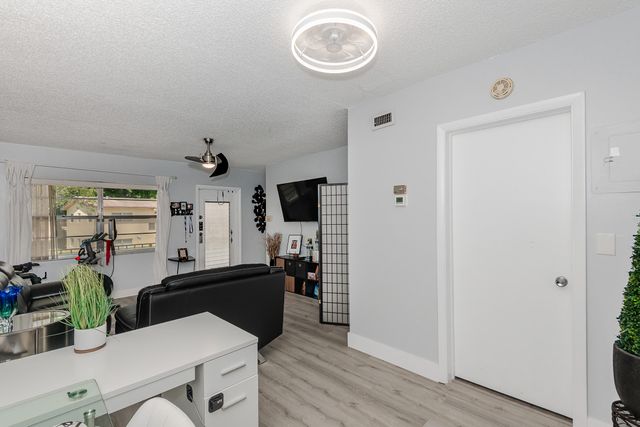 7610 NW 1ST Street 205, Margate, FL 33063