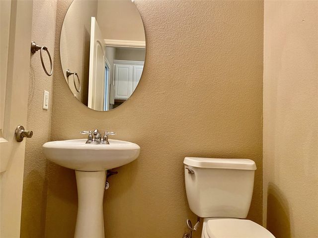 7504 Bennett Ave B, Austin, TX 78752