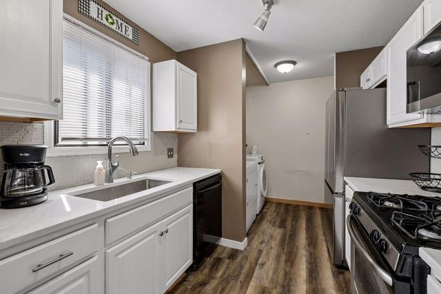 2721 Upland Court, Plymouth, MN 55447