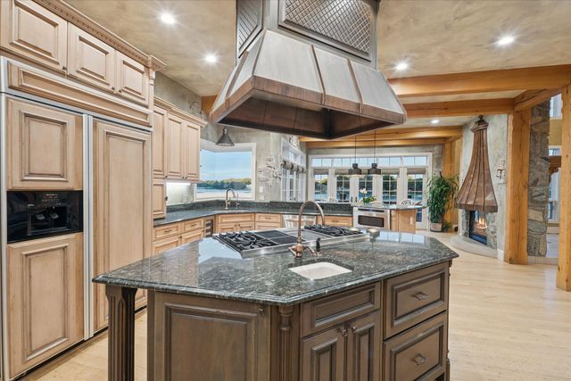 4349 Island View Drive, Fenton, MI 48430