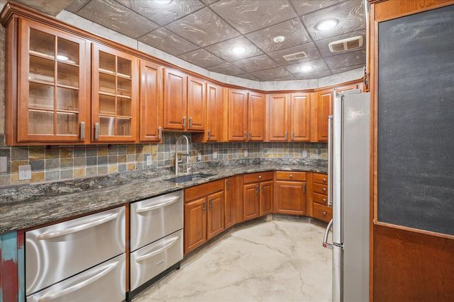 4349 Island View Drive, Fenton, MI 48430