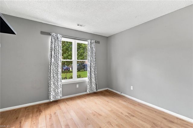 1004 Myrtle CT, Newport News, VA 23608