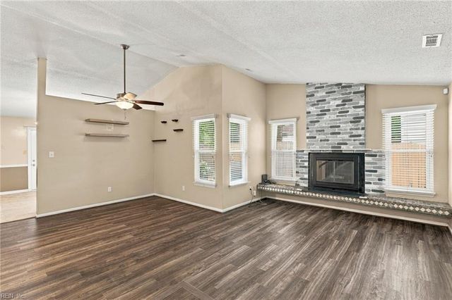 1004 Myrtle CT, Newport News, VA 23608