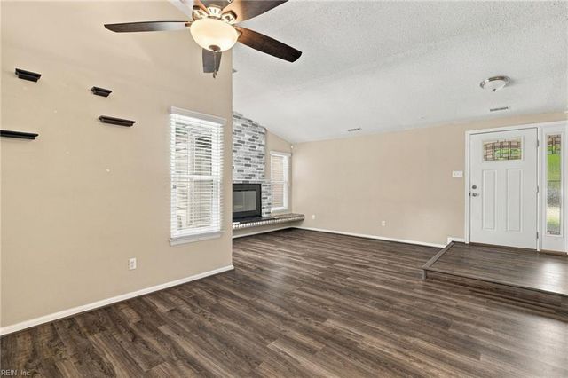 1004 Myrtle CT, Newport News, VA 23608
