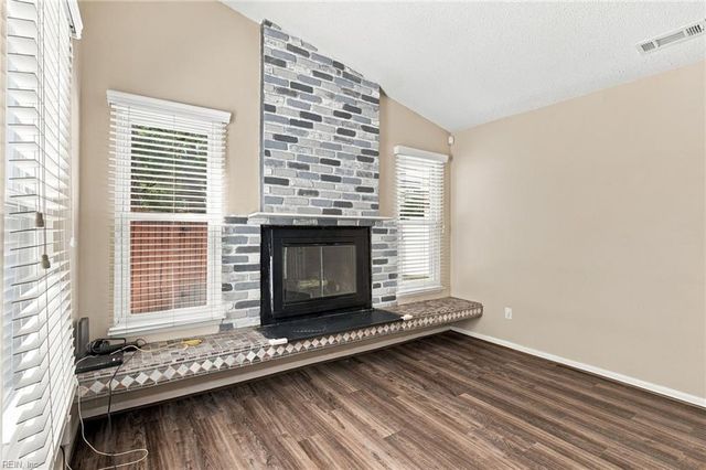 1004 Myrtle CT, Newport News, VA 23608