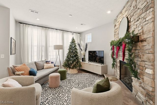 850 Dipper Lane 5, Aurora, OH 44202