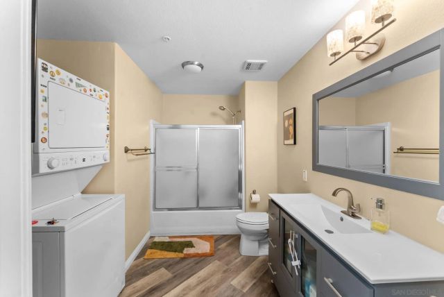 1100 Civic Center Dr C25, Oceanside, CA 92054