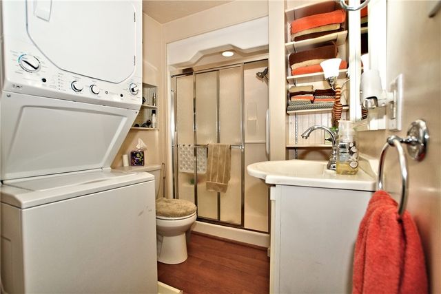 2369 Harrow Rd, Upper St Clair, PA 15241