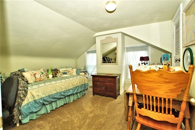 2369 Harrow Rd, Upper St Clair, PA 15241