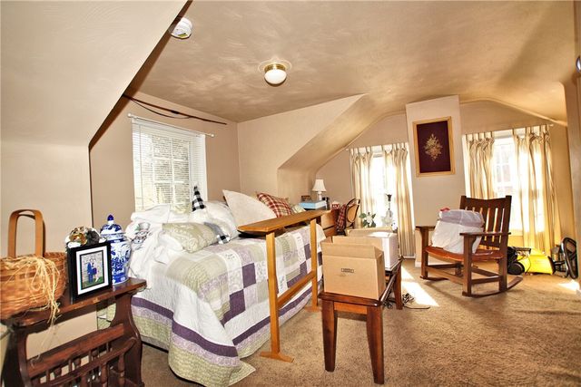 2369 Harrow Rd, Upper St Clair, PA 15241