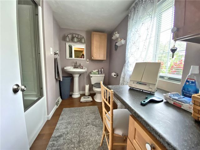 2369 Harrow Rd, Upper St Clair, PA 15241