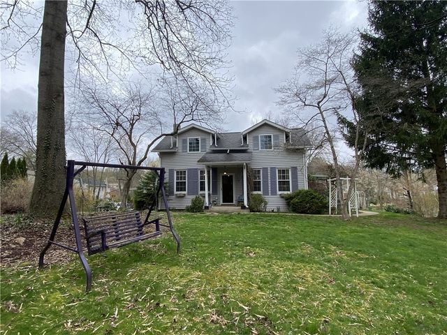 2369 Harrow Rd, Upper St Clair, PA 15241