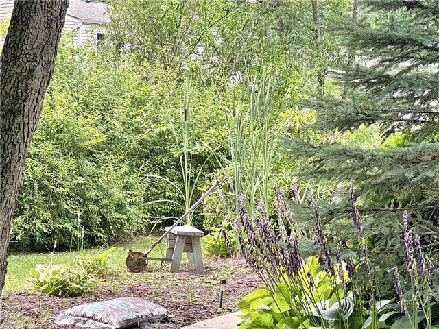 2369 Harrow Rd, Upper St Clair, PA 15241