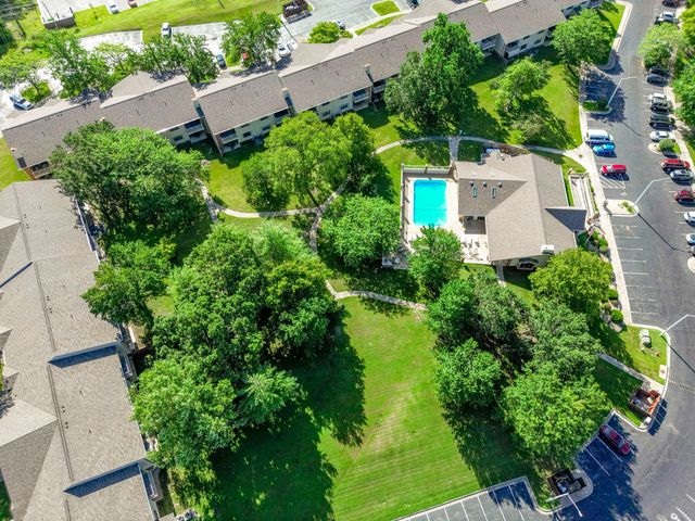 350 Wildwood Drive S 20, Branson, MO 65616