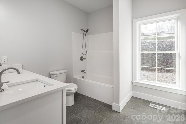 87 Locust Grove Road, Weaverville, NC 28787