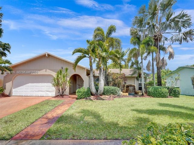 10961 NW 16th Ct, Pembroke Pines, FL 33026