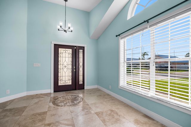 6118 Pompano Street, Jupiter, FL 33458