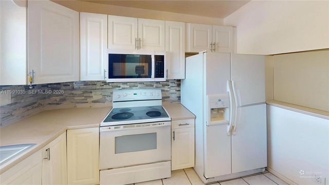 9800 Sunrise Lakes Boulevard 208, Sunrise, FL 33322