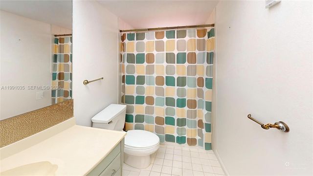 9800 Sunrise Lakes Boulevard 208, Sunrise, FL 33322