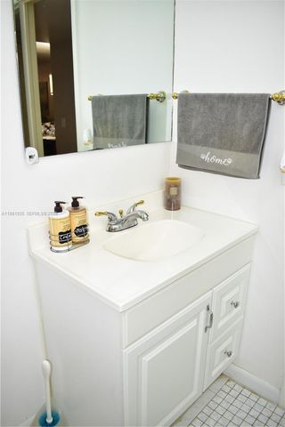 9800 Sunrise Lakes Boulevard 208, Sunrise, FL 33322