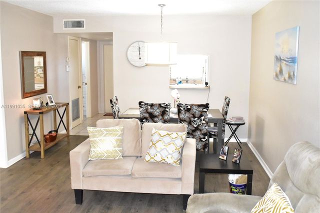 9800 Sunrise Lakes Boulevard 208, Sunrise, FL 33322