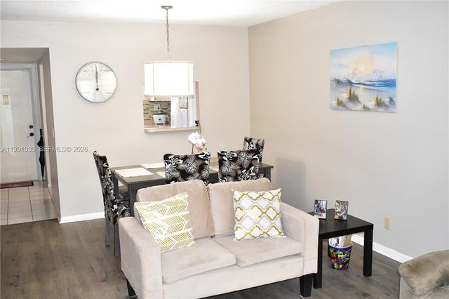 9800 Sunrise Lakes Boulevard 208, Sunrise, FL 33322