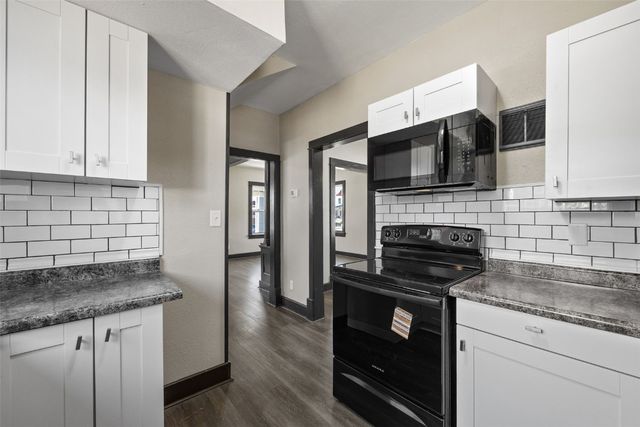 1442 4th Avenue SE, Cedar Rapids, IA 52403