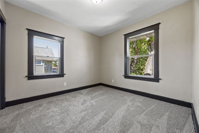 1442 4th Avenue SE, Cedar Rapids, IA 52403