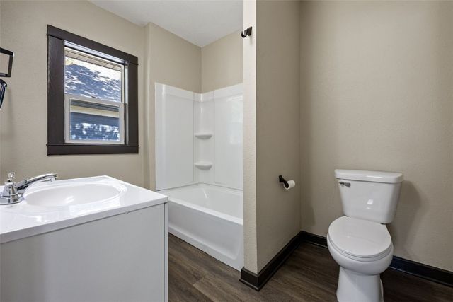 1442 4th Avenue SE, Cedar Rapids, IA 52403