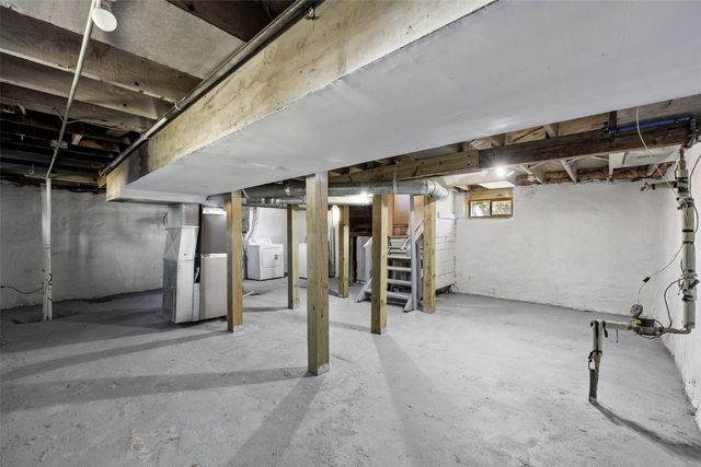 1442 4th Avenue SE, Cedar Rapids, IA 52403