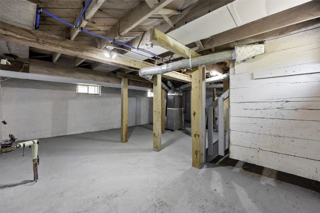 1442 4th Avenue SE, Cedar Rapids, IA 52403