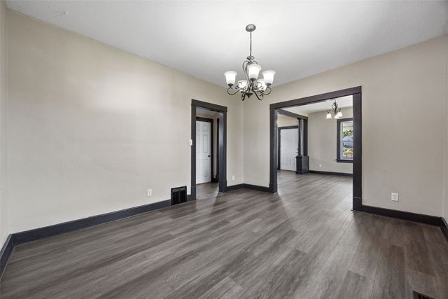 1442 4th Avenue SE, Cedar Rapids, IA 52403