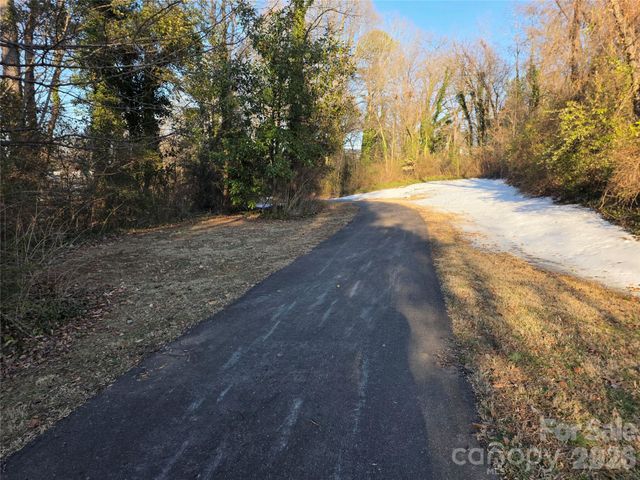 812 5th Avenue SW, Hickory, NC 28602