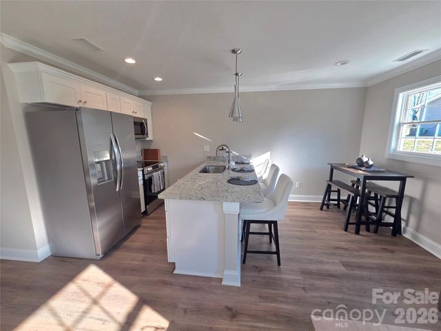 812 5th Avenue SW, Hickory, NC 28602