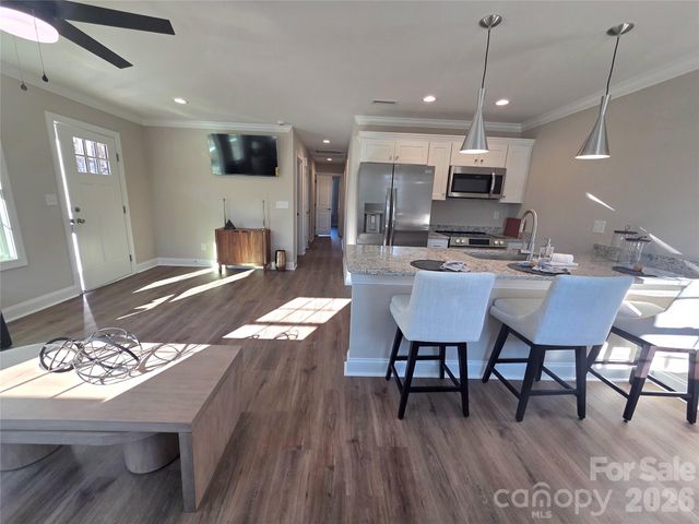 812 5th Avenue SW, Hickory, NC 28602