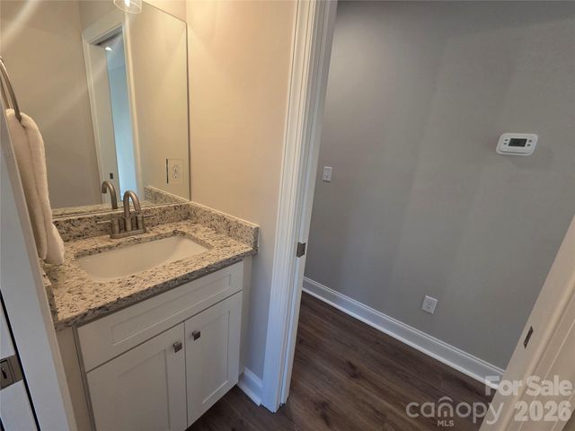 812 5th Avenue SW, Hickory, NC 28602