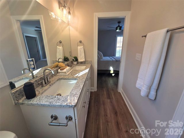 812 5th Avenue SW, Hickory, NC 28602